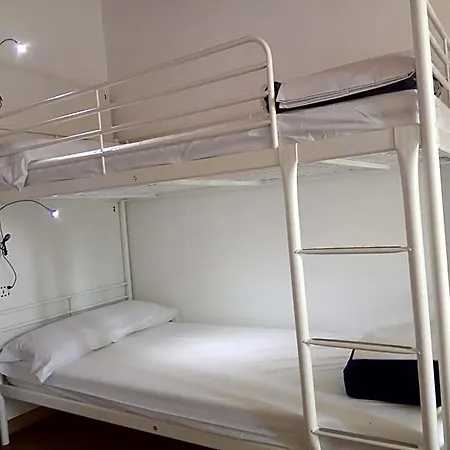 Cruces De Iria Hostel *