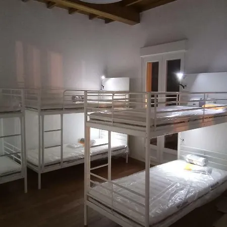 Cruces De Iria Hostel *