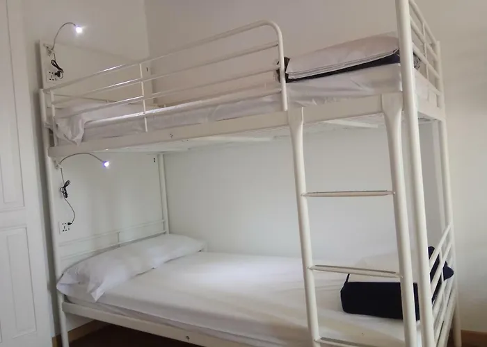 Cruces De Iria Hostel *