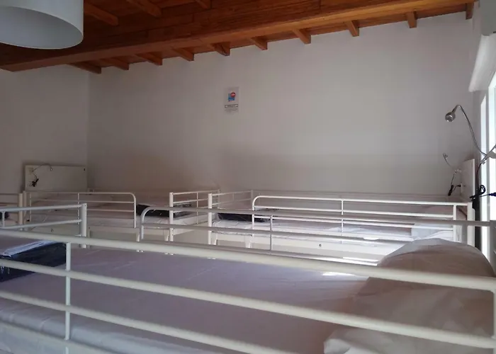 Hostel Cruces De Iria *