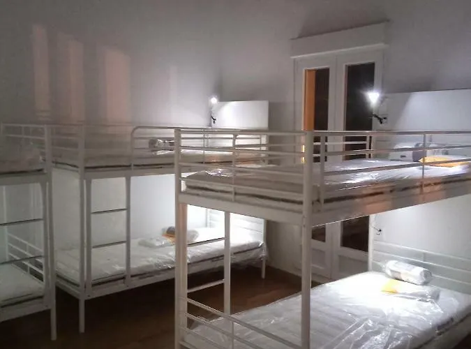 Cruces De Iria Hostel *