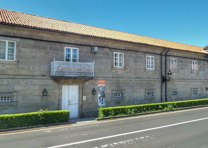 Hostal Cruces De Iria *